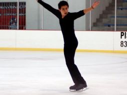 El jalisciense Fabriczio Carrillo es una de las promesas que tiene México en el patinaje artístico sobre hielo. ESPECIAL  /