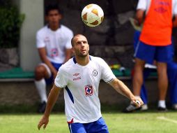 Emmanuel Villa realizando un entrenamiento con su equipo el Cruz Azul. MEXSPORT  /