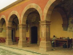 Portales de la Hacienda El Llanito, ubicada al noroeste de la Presa de las Lajas, en Dolores Hidalgo.V.GARCÍA  /