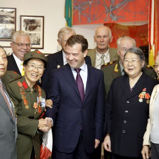 Presidente ruso Medvedev llega de visita a China