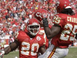 Thomas Jones del equipo de  Kansas (20) celebra el triunfo ante San Francisco. AP  /