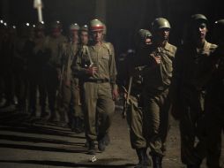 Soldados iraníes escenifican en Teherán una obra de teatro para conmemorar la guerra entre Irán e Iraq, que duró ocho años . REUTERS  /