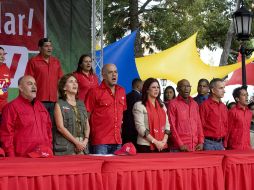Los diputados del PSUV en la Plaza Bolívar. EFE  /