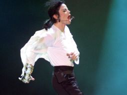 Jackson se acostumbró a lanzarlo desde el escenario al público. AP  /