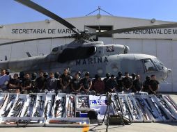 La captura de los presuntos delincuentes y el armamento fue resultado de operativos realizados por el personal de Marina. REUTERS  /