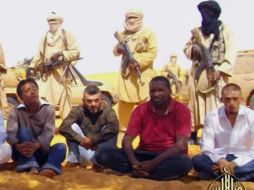 Imágenes de los rehenes difundidas por el grupo terrorista. AP  /