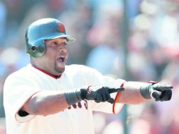 Pablo Sandoval “El Panda”, celebra tras conectar un jonrón para la causa de los Gigantes de San Francisco. REUTERS  /