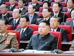 Kim Jong-un (centro) es considerado el próximo líder de Corea del Norte, aunque no se ha confirmado nada aún. AFP  /
