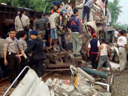 Un choque de trenes en Indonesia deja 43 muertos y varios heridos. AFP  /