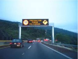 Los turistas habían llegado a Acapulco en automóviles particulares para pasar unos día de asueto. ARCHIVO  /