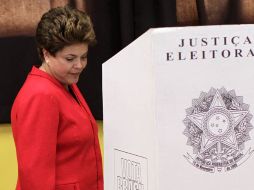La candidata del Partido de los Trabajadores (PT), Dilma Rousseff, después de votar en Porto Alegre. AP  /