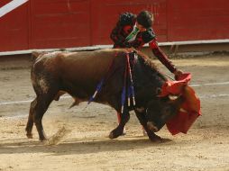 Gerardo Adame demostró su alta capacidad torera para pensar en la cara de los bureles. M. FREYRÍA  /