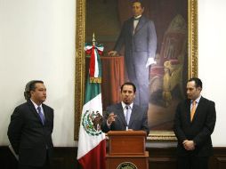Juan Marcos Gutiérrez González (c) asumió hoy el cargo de subsecretario de Gobernación. ESPECIAL  /