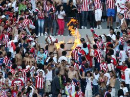 Lo peor del Clásico tapatío fue la violencia tras el partido. MEXSPORT  /