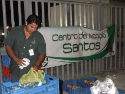 El Club Santos Laguna organiza colecta de agua embotellada, alimentos enlatados, entre otros. EL UNIVERSAL  /