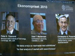 La Academia Sueca presentó este lunes a los investigadores galardonados en el área de la economía. AFP  /