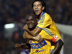 El jugador brasileño Itamar Batista festejando sus anotaciones de la undécima fecha del torneo mexicano. MEXSPORT  /