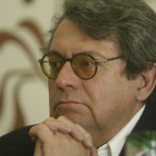 Celebra viuda de Montemayor que festival de poesía lleve su nombre