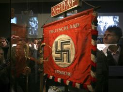 La colección cuenta con 600 piezas, junto con 400 fotos y carteles.  /