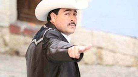 En el largometraje, Mendoza hará una visión humana del cantante. ESPECIAL  /