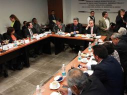 Aspecto de la reunión de trabajo de los integrantes de las comisiones unidas del Senado con la Fenamm. EL UNIVERSAL  /