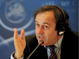 El presidente de la UEFA Michel Platini no acetará las nuevas tecnologías. EFE  /