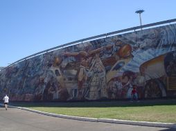 El mural más grande del mundo, que mide 600 metros lineales y está ubicado en Italia. ESPECIAL  /