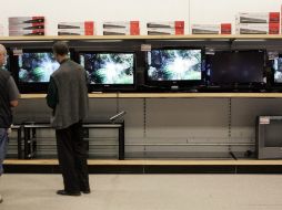 Calderón impulsa la televisión digital. ARCHIVO  /