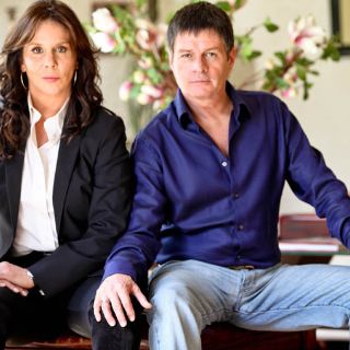 Rebecca Jones y Alejandro Camacho, una pareja de éxito