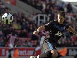 El Chicharito anotó de último minuto ante Wolverhampton Wanderers. EFE  /