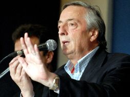 Néstor Kirchner gobernó Argentina de 2003 a 2007, cediendo el cargo a su esposa Cristina Fernández. NTX  /
