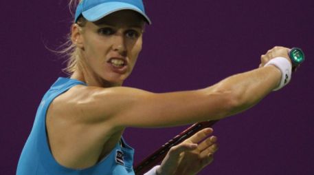 La tenista rusa Elena Dementieva consiguió su primera victoria en la fase de grupos del Campeonato de la WTA. AFP  /