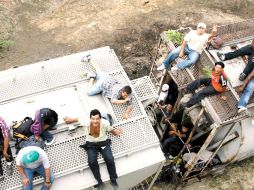Escena típica del paso de personas indocumentadas por el territorio nacional, rumbo a la frontera norte. EL UNIVERSAL  /