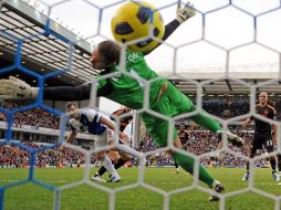 Branislav Ivanovic, del Chelsea, anota el gol de la victoria para su equipo en partido ante el Blackburn. AFP  /