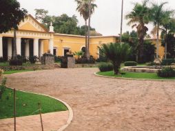 La hacienda tiene una hermosa fuente en su ingreso principal. V. GARCÍA  /