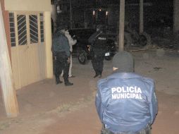 A la camioneta del director se le apreciaban cuatro impactos de bala en la puerta del chofer. O. RUVALCABA  /