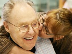 Toda una vida de bilingüismo confiere protección contra la aparición del Alzhéimer. ESPECIAL  /