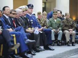 Veteranos del Ejército estadounidense asisten a una ceremonia en Chicago, en el marco de la conmemoración del día de los veteranos. EFE  /