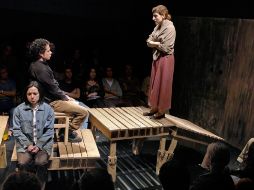 El montaje, que dirige Hugo Arrevillaga Serrano, está basado en la obra de Wajdi Mouawad. ESPECIAL  /