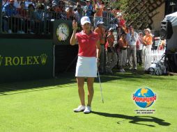 Lorena Ochoa agradece el recibimiento antes de salir a la tercera ronda. G DESENTIS  /