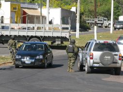 Personal castrense resguardó la zona, incluso revisaba vehículos que ingresaban al lugar. M PATIÑO  /