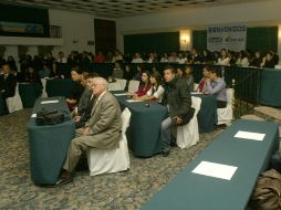 Cerca de 200 estudiantes participaron en las conferencias. E. FLORES  /