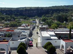 Los habitantes de Temacapulín reclaman que poseen una orden judicial para suspender las obras del nuevo centro de población. E. PACHECO  /