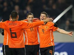 Los jugadores de la Selección de Holanda celebran su victoria del partido amistoso ante Turquía. EFE  /