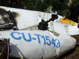 Restos del avión que se estrelló el 4 de noviembre. Los 68 pasajeros fallecieron. AP  /