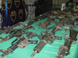 Las armas y los detenidos fueron puestos a disposición de un agente del Ministerio Público de la Federación. O. RUVALCABA  /