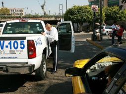La iniciativa del perredista propone incrementar la multa de 50 a 150 días de salarios mínimos. ARCHIVO  /