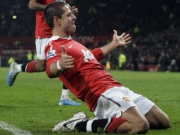 El Manchester iguala en puntos al Chelsea, sin embargo la diferencia de dos goles coloca a los Diablos en primer lugar. AP  /