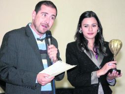 El director del banquete fílmico, Joel Ascencio, hizo entrega de las distinciones de las tres cintas más destacadas de la edición.E.PAC  /