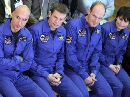 En el grupo de los seis astronautas figura una única mujer originaria de Italia. EFE  /